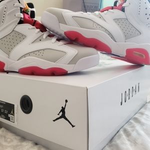 Jordan 6 Hare (Size 9.5)